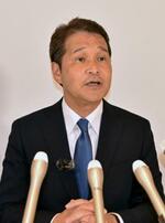 　熊本県知事選に立候補する意向を表明した元熊本市長の幸山政史氏＝２６日午前、熊本市