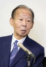 　インタビューに答える二階元幹事長