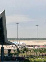 　１６日、カンボジア北西部シエムレアプ州で運用が始まった新空港（カンボジア政府提供・共同）
