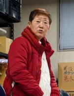 　高知市で開かれた壮行会であいさつする下本節子さん＝２１日午後