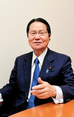 「石破氏の政策を実直に広めていく」と語る衛藤氏＝国会内