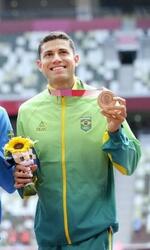 　東京五輪で男子棒高跳び銅メダルのチアゴ・ブラス（ブラジル）＝２０２１年８月、国立競技場