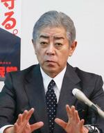 　大分県別府市で記者会見する岩屋外相＝２日午後