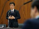 　参院政治倫理審査会で答弁する自民党の赤池誠章氏＝２５日午前