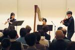 　奈良県立橿原考古学研究所付属博物館で開かれた第４回「橿考博ＭＩＺＵＹＡＭＡコンサート」。左はフルートを演奏する椎名朋美さん＝２０２３年１２月、奈良県橿原市