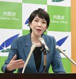 　閣議後に記者会見する高市経済安保相＝２７日、東京都千代田区