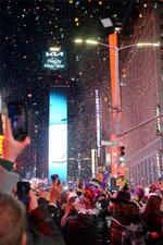 　米ニューヨーク・タイムズスクエアの新年を祝うイベント＝１日（共同）