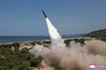 　北朝鮮が行った「戦術弾道ミサイル」の発射実験＝１７日（朝鮮中央通信＝共同）