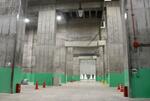 　使用済み核燃料の中間貯蔵施設内部＝１５日、青森県むつ市