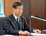 　記者会見する伊藤環境相＝２３日午前、環境省