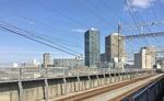 　さいたま市中央区で垂れ下がった新幹線の架線＝２３日（ＪＲ東日本提供）