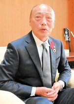 ３期目への意欲を語る陶山町長＝９日、南部町役場法勝寺庁舎