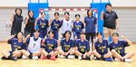 初優勝を飾った鳥取県選抜女子チーム＝山口県周南市のキリンビバレッジ周南総合スポーツセンター