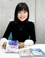 　漫画「胚培養士ミズイロ」担当編集者の島崎絢子さん＝東京都千代田区