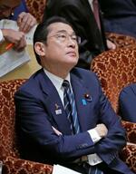 　参院予算委に臨む岸田首相＝１日午後