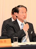 会合で発言する平井知事＝１９日、島根県浜田市黒川町の島根浜田ワシントンホテルプラザ