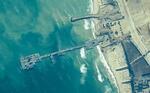 　ガザ地区の海岸に設置された浮桟橋＝５月１６日（米中央軍提供・ロイター＝共同）