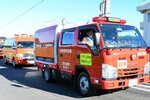 火の取り扱いに注意するよう呼びかける消防車両＝９日、倉吉市八屋