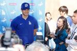 　結婚したことについて心境を語る米大リーグ、ドジャースの大谷翔平選手＝２月２９日、アリゾナ州グレンデール（共同）