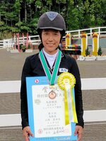 成年女子トップスコアで３位となった山林真由美＝１４日、鹿児島県の霧島市牧園特設馬術競技場