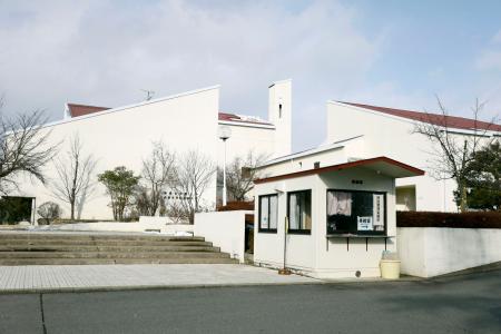 　清泉女学院大のキャンパス＝１７日午後、長野市