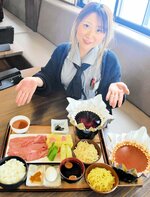 天気予報で値段が変わる「たじま牛すき焼き・チゲ鍋ランチ」＝２５日、香美町村岡区大糠の道の駅村岡ファームガーデン