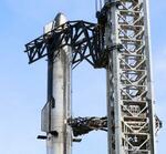 　４月、最初の試験飛行を前に発射台に据え付けられたスペースＸの宇宙船スターシップ＝テキサス州（共同）