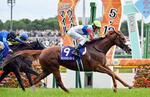 　第１９回ヴィクトリアマイルを制したテンハッピーローズ＝東京競馬場