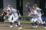 　国民スポーツ大会の高校野球硬式で優勝を果たした明徳義塾ナイン＝２０２４年１０月、佐賀県立森林公園野球場