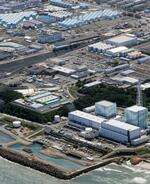 　処理水の海洋放出を始めた東京電力福島第１原発＝２４日（共同通信社ヘリから）