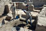　トルコ中央部のキュルテペ遺跡で行われた大型建物跡の発掘調査＝２０２２年８月（キュルテペ発掘調査隊提供）