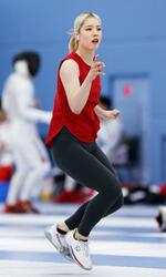 　パリ五輪のフェンシング日本代表の練習に参加する女子サーブルの江村美咲＝東京都北区の味の素ナショナルトレーニングセンター