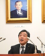 長く保守王国・島根を支えた派閥を退会することを決めた青木氏＝２６日、松江市内中原町の島根県政会館