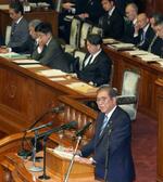 　衆院本会議で所信表明演説をする石破首相＝２９日午後