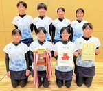 女子で１２年連続２１度目の栄冠に輝いた米子松蔭＝鳥取市民体育館