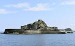 　「軍艦島」と呼ばれる長崎市の端島＝８月
