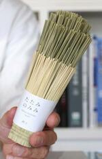 　畳の端材で作られた商品「たたみのみみ」