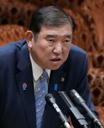 　参院予算委の集中審議で答弁する石破首相＝１０日午前