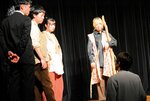 【演劇】演劇を披露する学生を指導する演出担当の講師（手前右）