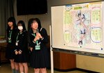 若者目線の地域活性化のアイデアを発表する生徒