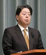 　記者会見する林官房長官＝１３日午前、首相官邸