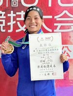 女子Ｕ１８１００㍍で３位入賞した前田さくら＝三重県三重交通Ｇスポーツの杜伊勢陸上競技場