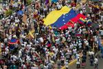 　ベネズエラ西部マラカイボで、大統領選の開票結果に抗議する人々＝７月３０日（ロイター＝共同）