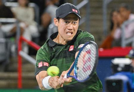 　男子シングルス準々決勝でプレーする錦織圭＝モントリオール（カナダ通信提供・ＡＰ＝共同）