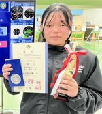 女子ビームピストルで２年連続の２位に輝いた有本雅歩＝茨城県営ライフル射撃場