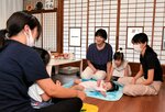 ダウン症の子どもや家族などの交流の場として広がりを見せる「トリクマカフェ」の様子＝８月２５日、鳥取市馬場町の「産後ケア施設やわらかい風」