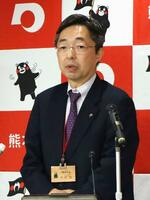 　記者会見する熊本県の木村敬知事＝１０日午前、県庁