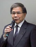 　記者団の取材に、大阪高裁に控訴したことを明らかにした熊本県の蒲島郁夫知事＝１０日午後、県庁