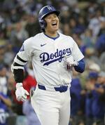 　レッズ戦で本塁打を放ち笑顔のドジャース・大谷翔平＝５月１７日、ロサンゼルス