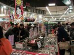 スーパーに設けられた特設売り場＝２０１４年２月２日掲載